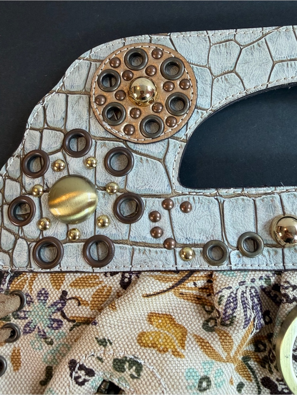 Guess Oasis Floral Canvas Frame Satchel Grommets Studs Y2K Handbag Purse GUC - Picture 4 of 16